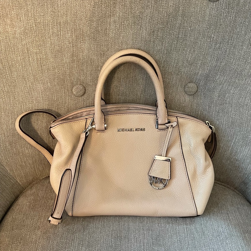 Beautiful Michael Kors Cream Purse